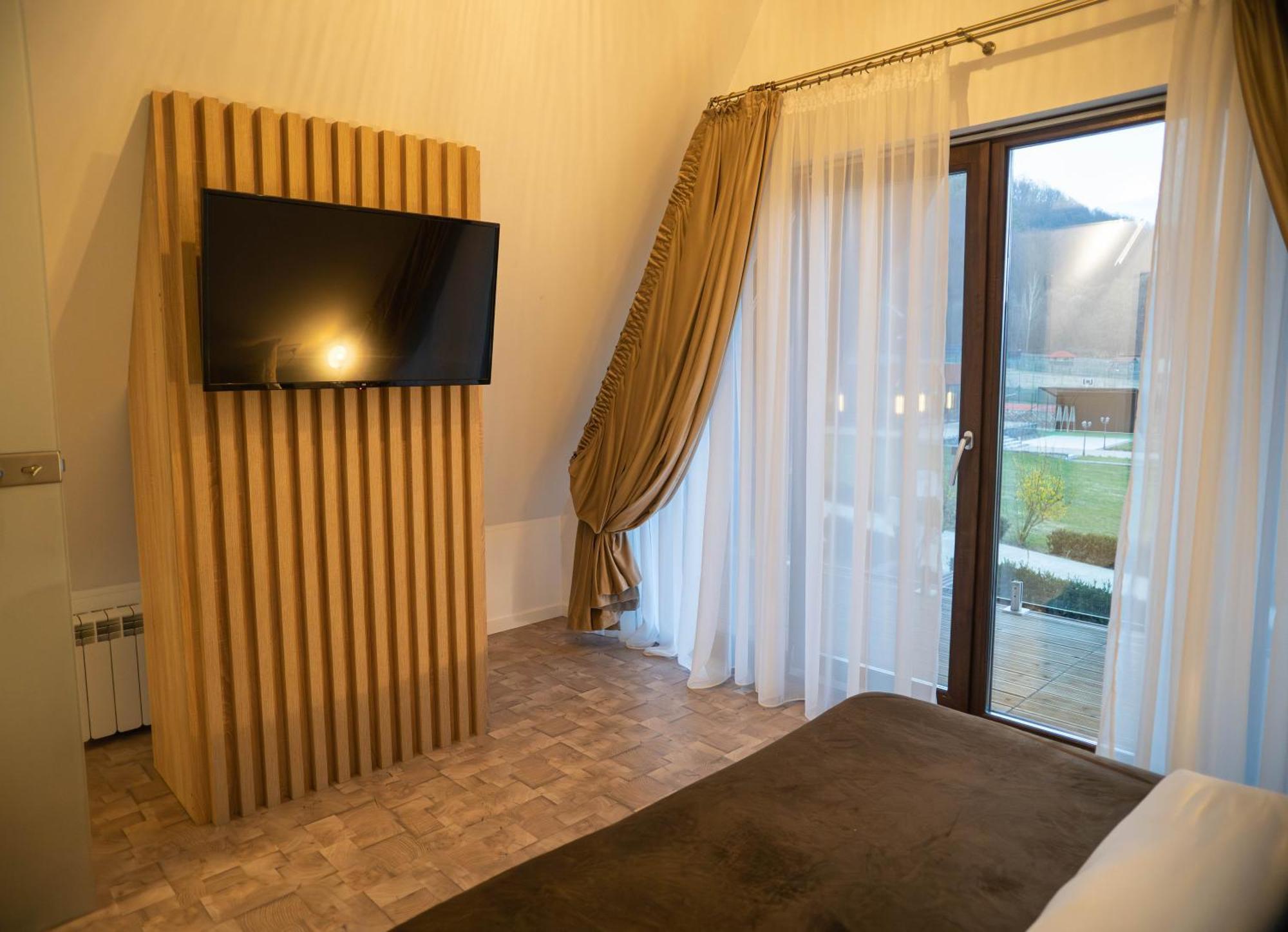 Dofteana Green Property מראה חיצוני תמונה
