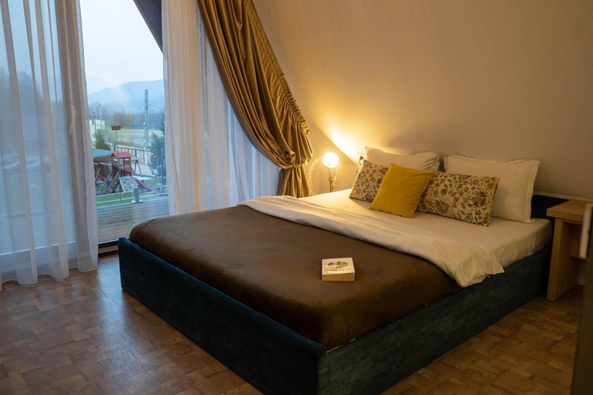 Dofteana Green Property מראה חיצוני תמונה